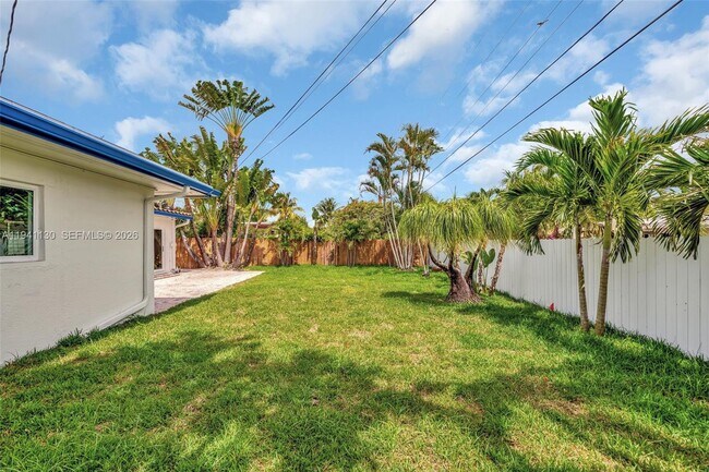 Building Photo - 3480 SW 20th St