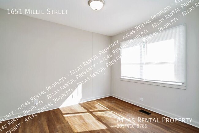 Building Photo - 1651 Millie St NE