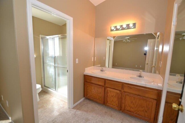 Building Photo - Wonderful 3 Bedroom / 2 Bedroom home for r...