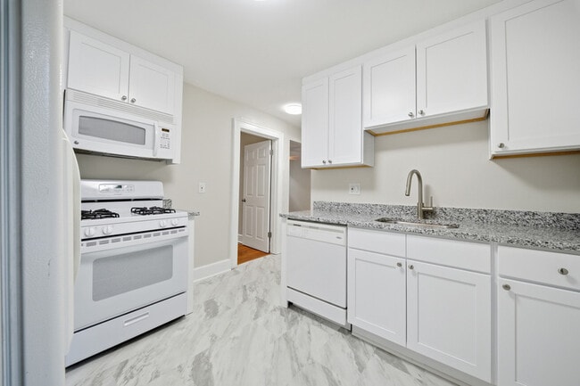 Building Photo - 609 Baldwin Ave