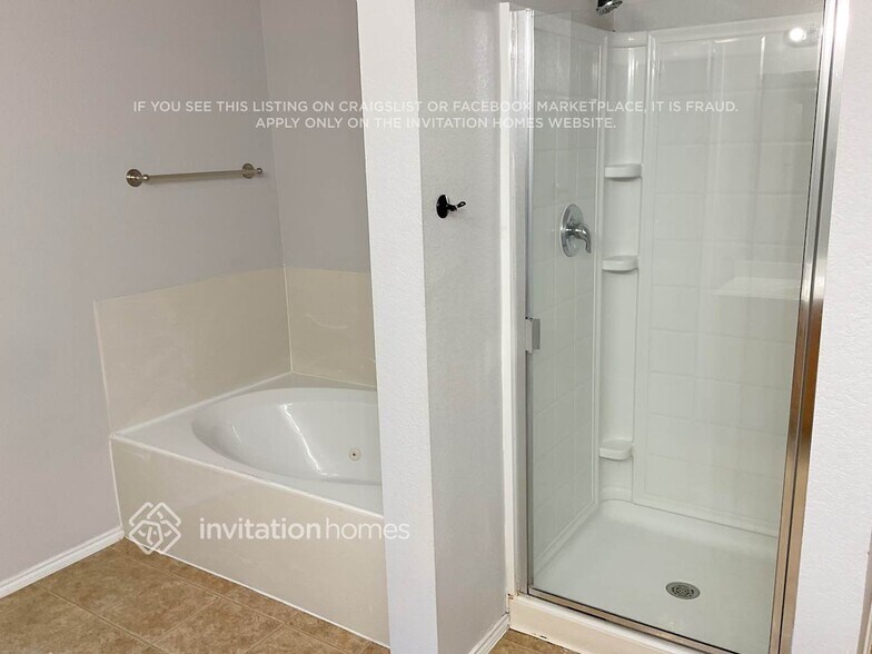 Building Photo - 504 Azalea Dr