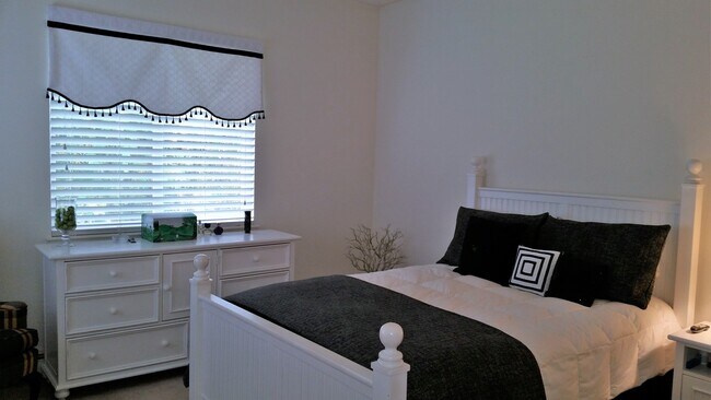 Building Photo - 3BR/3BA house plus utilities $3850
