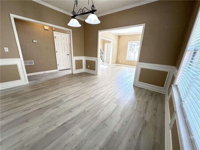 Building Photo - 4890 Weathervane Dr