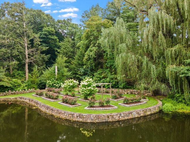 Building Photo - 369 Ethan Allen Hwy