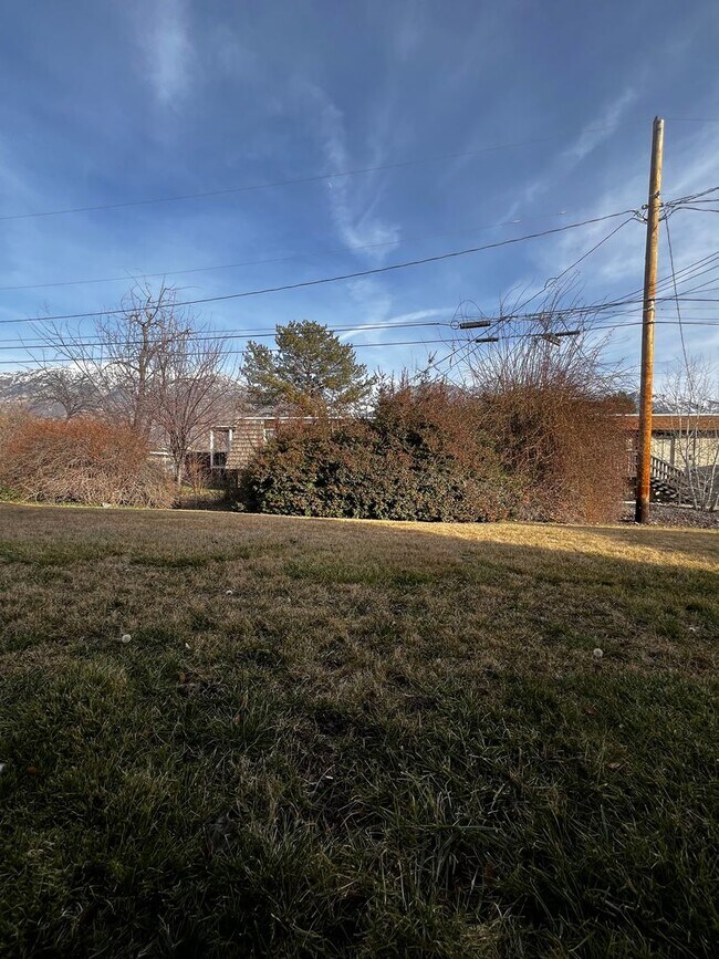 Building Photo - Immediate Move-In | Charming 2 Bed/1 Bath in Prime Provo Location