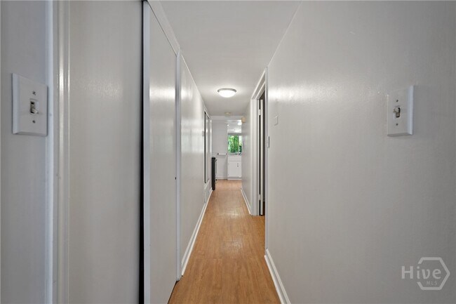 Building Photo - 207 E Charlton St