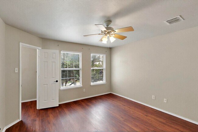Building Photo - Spacious Family Home with Room to Grow