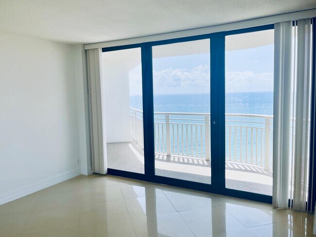 Building Photo - 3000 N Ocean Dr