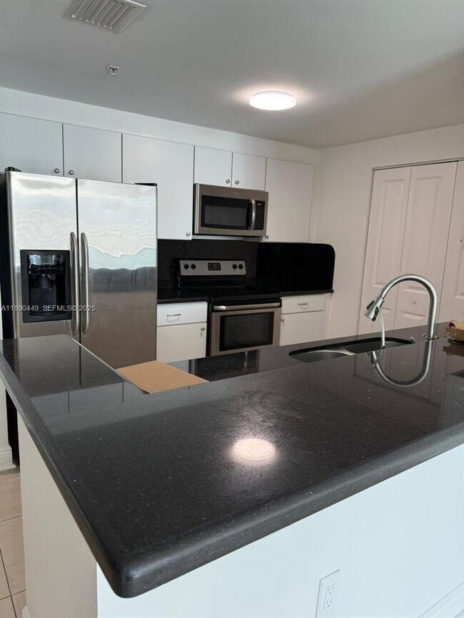 Building Photo - 1250 S Miami Ave