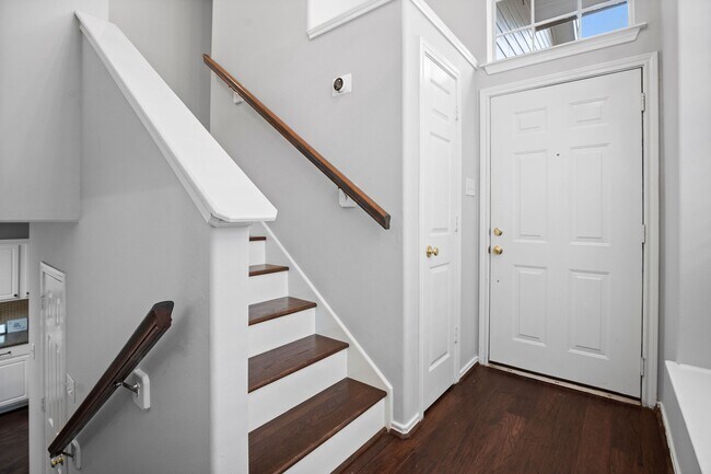 Building Photo - 62 Musgrove Pl