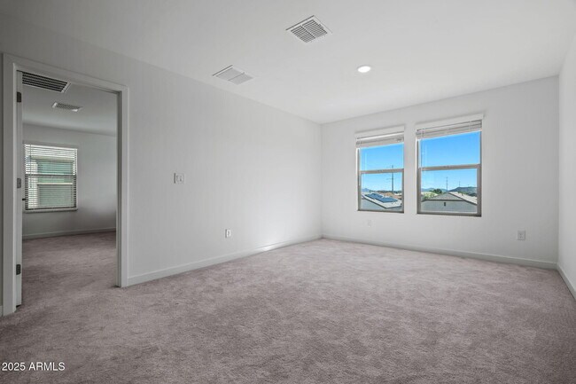 Building Photo - 3023 W Bent Tree Dr