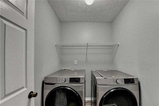 Building Photo - 235 Ruby Forest Pkwy