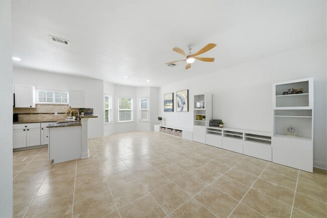 Building Photo - 5508 Elysian St