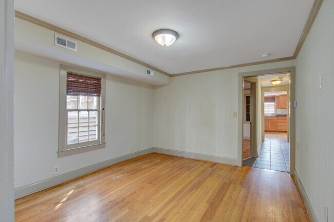 Building Photo - 38 Ashe St