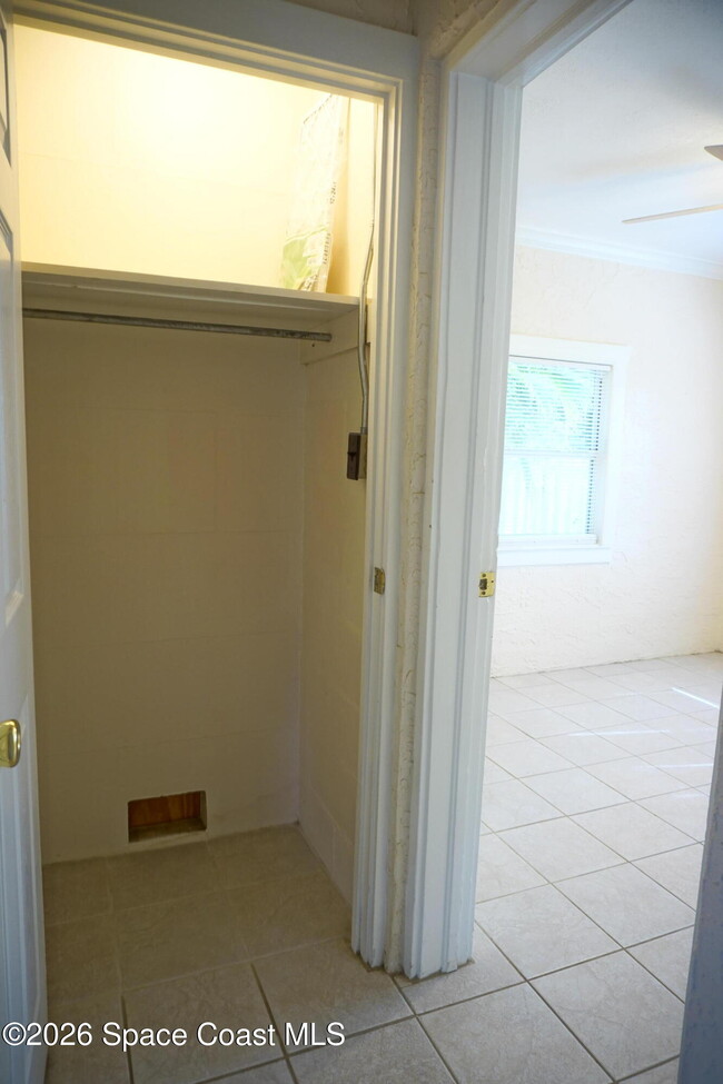 Building Photo - 2812 Shwonda Ave NE