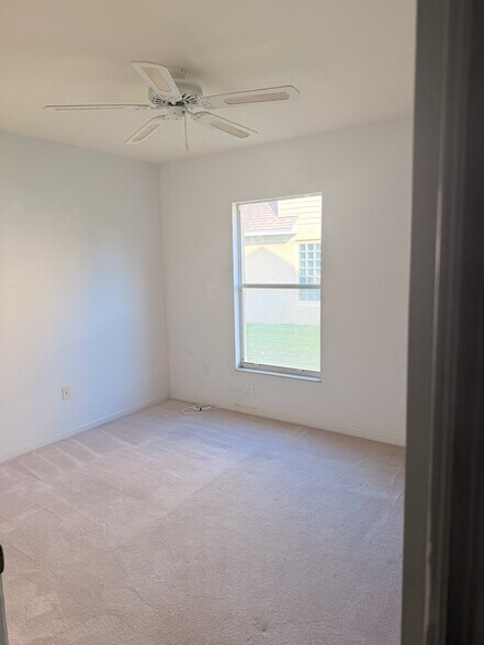 Building Photo - 3624 Idle Hour Dr