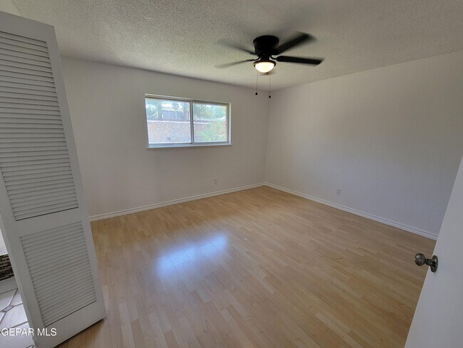 Building Photo - 6836 Orizaba Ave