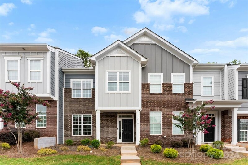 Building Photo - 1030 Beatty Wds Dr