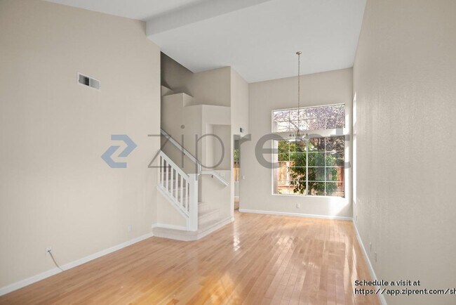 Building Photo - 514 Issac Ct