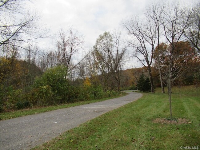 Building Photo - 63 River Rd