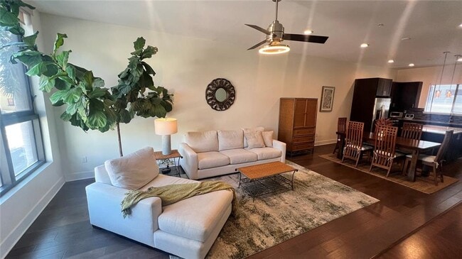 Building Photo - 130 8th St N