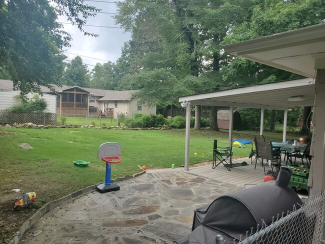 Building Photo - 412 Maiden Ln