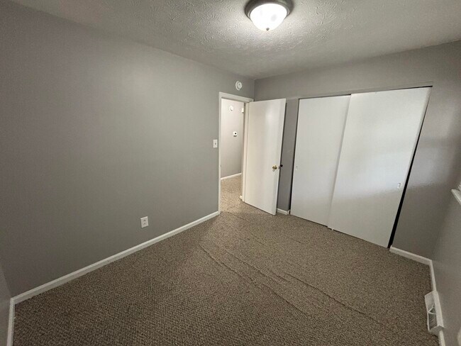Building Photo - 1179 Tatesbrook Dr