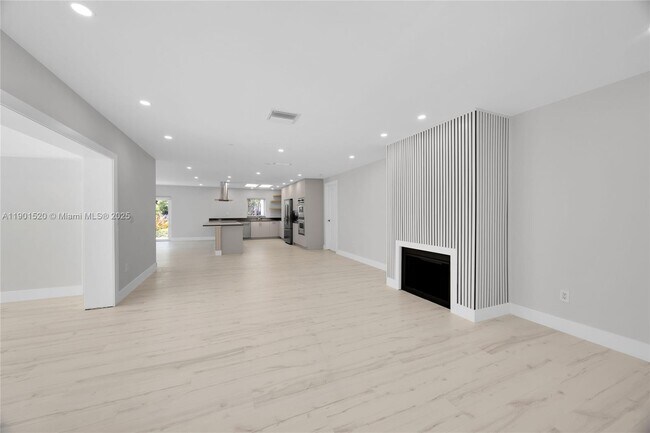 Building Photo - 8303 Old Cutler Rd