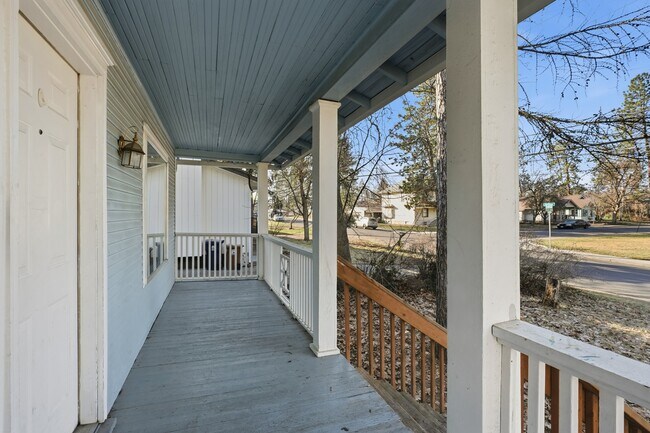 Building Photo - 3027 S Arthur St