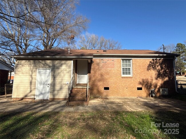 Building Photo - 4409 Brooktree Dr