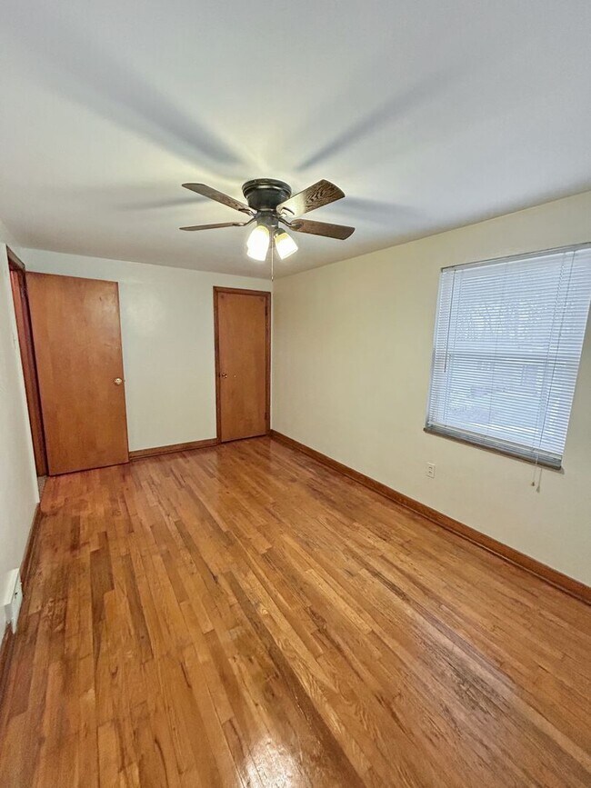 Building Photo - 1028 Fleming St