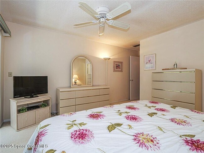 Building Photo - 47 Woodland Dr