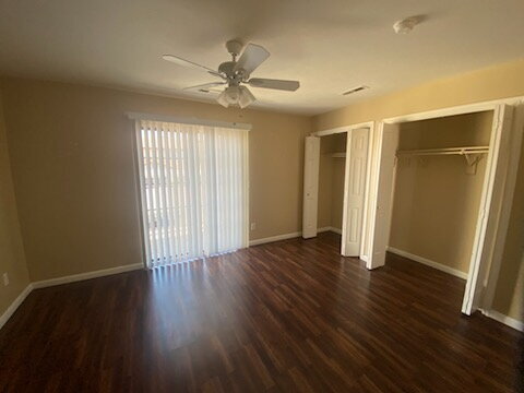 Building Photo - "Charming 2-Bed, 1.5 bath Townhouse Retreat in Saint George
