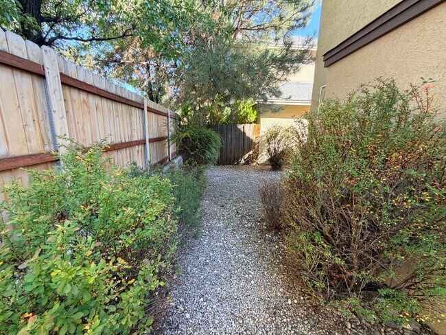Building Photo - 5704 Golden Eagle Dr