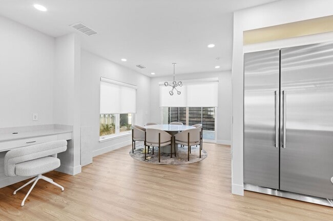Building Photo - Exclusive Townhome in The Vue at Celebration Pointe