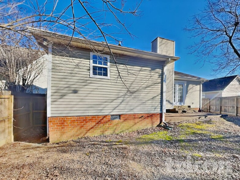 Building Photo - 123 Homestead Pl