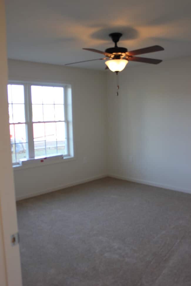 Building Photo - ***MOVE IN SPECIAL***One Bedroom Garden Apartment