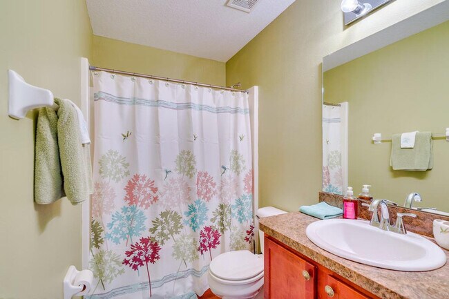 Building Photo - 15870 SW 16th Avenue Rd