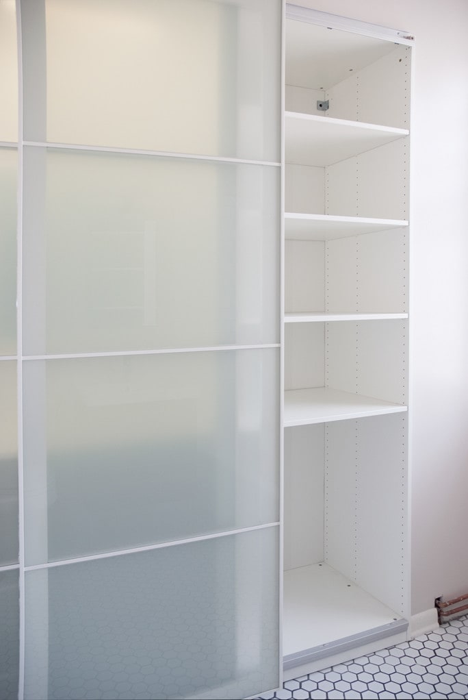 Bathroom - Linen Closet - 2017 W Cullom Ave