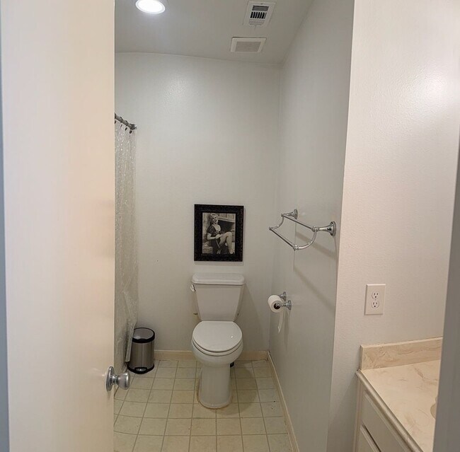 Building Photo - 2722 Springstone Dr