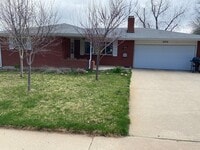 Building Photo - Charming 2 Bed / 1 Bath in PRIME Longmont Location – Garage + Yard + Fruit Trees