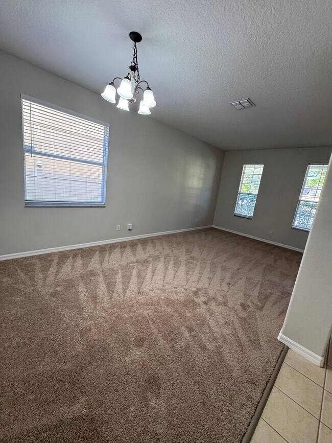 Building Photo - Waterford Trails: 5 Bedroom+ loft, 3 Bath,...