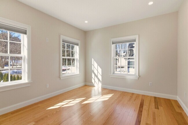 Building Photo - 13 Merrimac St