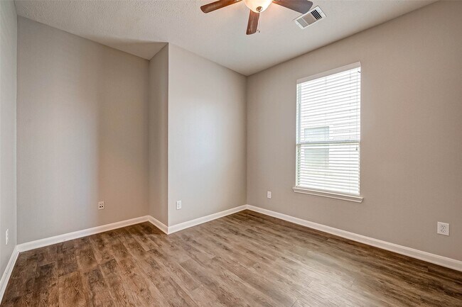 Building Photo - 26123 Parkman Grove Dr