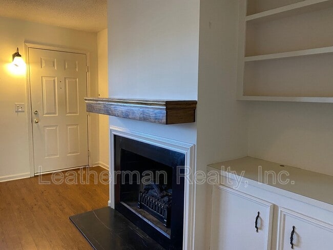 Building Photo - 738 Coventry Ln