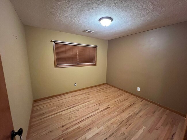 Building Photo - 5408 NE 49th St