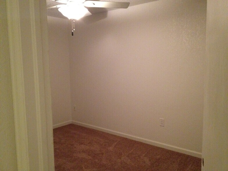 Building Photo - 3004 Southmoor Ct