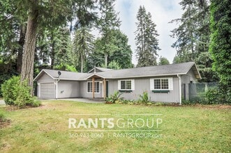 Building Photo - Beautiful Home in Tumwater on 1/2 acre!