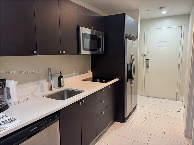 Building Photo - 5300 NW 87th Ave