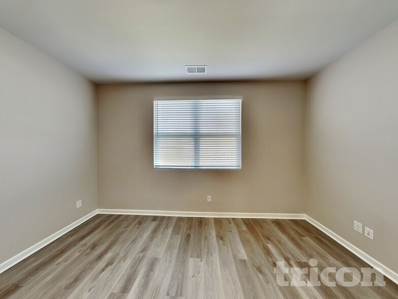 Building Photo - 9150 War Eagles Way